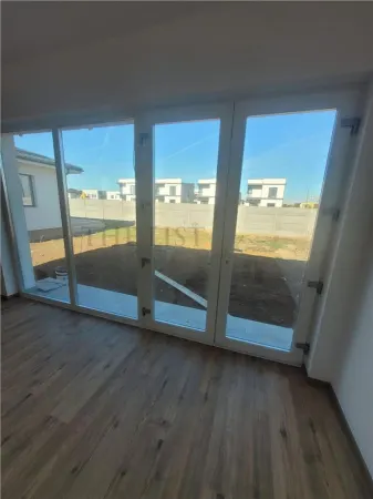 Casă 5 camere Tunari - poza 1