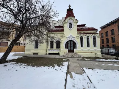 DE INCHIRIAT VILA 5 CAMERE PIATA ROMANA - Bucuresti