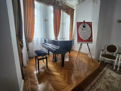 DE INCHIRIAT VILA 5 CAMERE PIATA ROMANA - foto 4