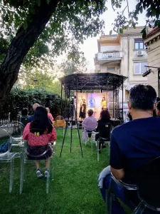 DE INCHIRIAT VILA 5 CAMERE PIATA ROMANA - foto 5