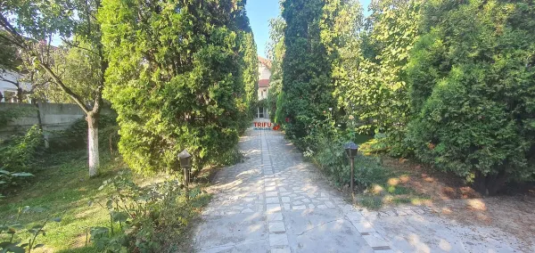 Casă 8 camere Alba Iulia - poza 1