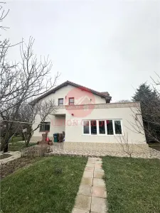 Casa Spatioasa cu Teren de 1000 mp | Poiana - foto 2