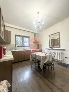Casa Spatioasa cu Teren de 1000 mp | Poiana - foto 8