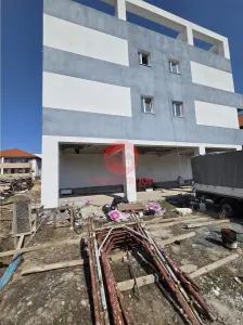 Spatiu Comercial Parter si Curte - in Constructie - foto 3