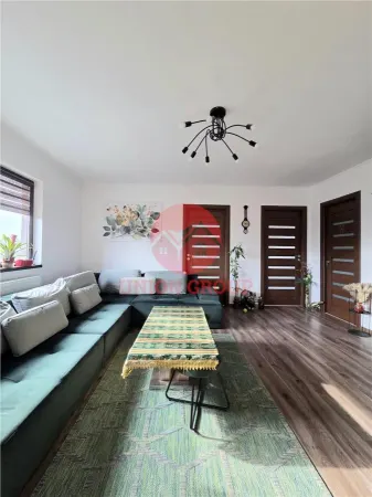 Casă 4 camere Corbu - poza 1