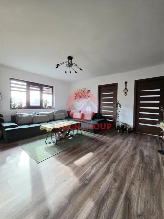 Casă 4 camere Corbu - poza 2