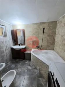 Vila 3 Nivele cu Spatiu Comercial Str. Cuza Voda - foto 12