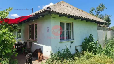 Casa Batraneasca in Topraisar cu Teren de 1711 mp si Deschidere 42 ml - foto 2