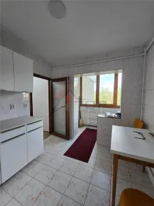 Zimbru - Tigarete, 3 camere decomandat 81mp, bloc din 91 - foto 9