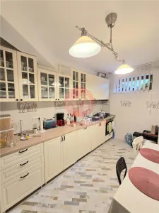 Apartament Spatios, 3 Camere, Decomandat, Demisol, Zona Primo - foto 9