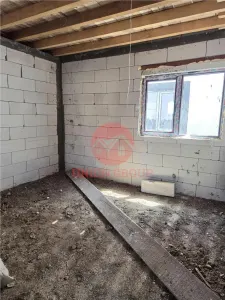 Casa la Cheie, 4 Camere Decomandat, Lumina - foto 12