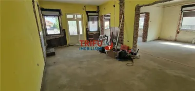 Casa 4 camere de vanzare zona Centru - foto 9