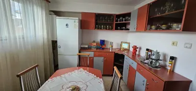 Spatiu comercial cu locuinte de serviciu - foto 9