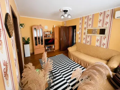 Vanzare apartament 3 camere - Podu Ros - etaj 2 - foto 1