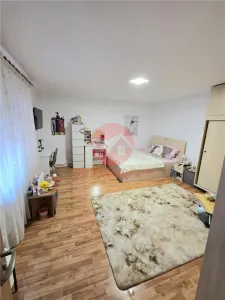 Casa Renovata, Teren 600 mp, 2 Intrari Separate, Navodari Zona Kaufland - foto 3