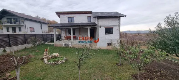 Casă 4 camere Șard - poza 1