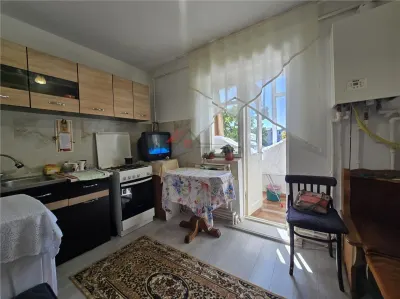 Apartament 3 camere, 2 bai, etaj intermediar- Nicolina - foto 3