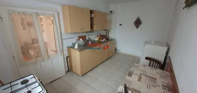 Casa de vanzare 4 camere Centru 1117mp teren - foto 10