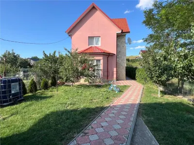 Casă 4 camere Lețcani - poza 2