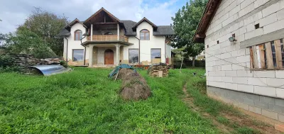 Casa semifinisata cu etaj 5 camere zona Schit pretabila pensiune - Alba Iulia