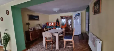 Casa de vanzare in Partos pretabila pt 2 familii - foto 4