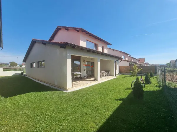 Casă 4 camere Alba Iulia - poza 1