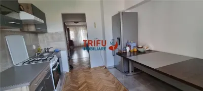 Apartament 3 camere de inchiriat zona Centru etaj intermediar - foto 4