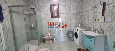 Casa 10 camere de vanzare zona Centru cu piscina interioara - foto 21