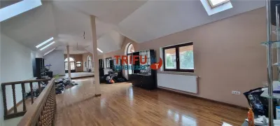 Casa 10 camere de vanzare zona Centru cu piscina interioara - foto 10