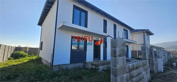 Casă 4 camere Alba Iulia - poza 1