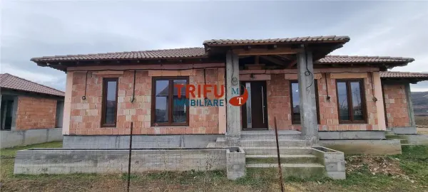 Casă 4 camere Ighiu - poza 1