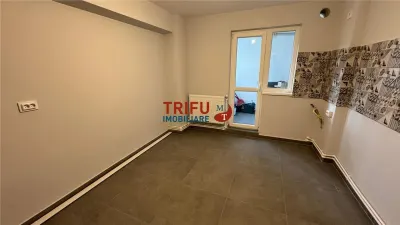 Apartament Spatios cu 3 Camere de Vânzare în Cetate et 1 - foto 1