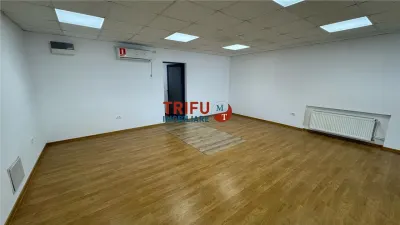 Spatiu de inchiriat zona Piata Cetate pretabil salon - foto 2
