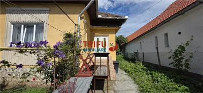 Casa individuala de vanzare in zona centrala din Aiud - foto 1
