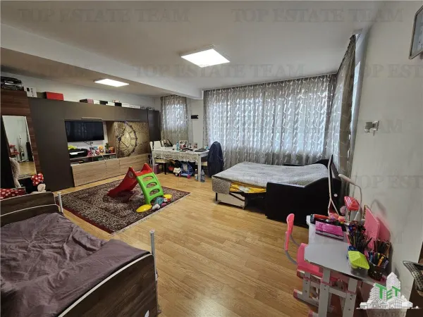 Casă 5 camere Domnești - poza 2