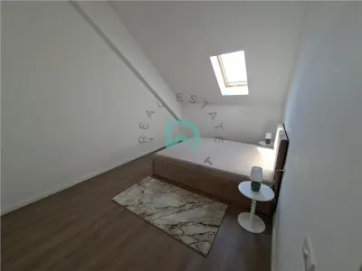 Apartament-penthouse 3 camere Tractorul, 70 mp - Brasov - foto 4