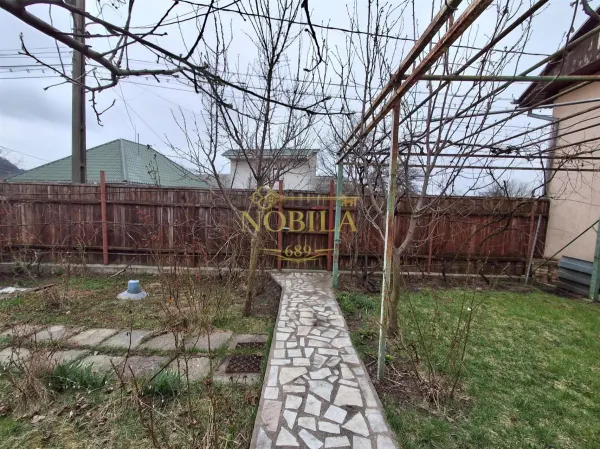 Casă 7 camere Onești - poza 1