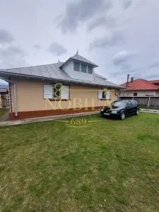 Casa de vanzare cu gradina aproape de Onesti - Onesti