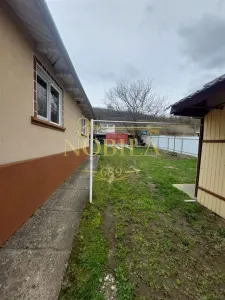 Casa de vanzare cu gradina aproape de Onesti - foto 2