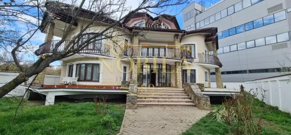 Casă 4 camere Onești - poza 1