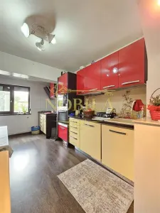 IN EXVLUSIVITATE APARTAMENT 2 CAMERE PARTER DE VANZARE IN ONESTI - foto 8