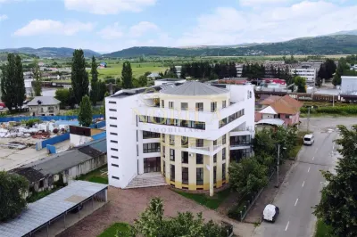 CLADIRE MULTIFUNCTIONALA S+P+4E – 3.000 MP – IDEALA PENTRU CLINICA, SPITAL PRIVAT, AZIL SAU BIROURI | ONESTI | NOBILA IMOBILIARA - Onesti