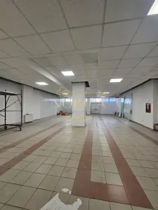 SPATIU COMERCIAL DE INCHIRIAT 170 MP VICTORIA SHOPING- ONESTI - foto 4