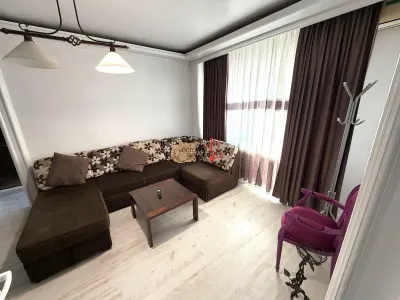 Apartamentt renovat,et.3/8 in bloc stradal Calea Mosilor Bd Carol - foto 4