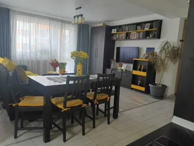 De vânzare apartament spațios și luminos în cartierul Tractorul, Brașov - foto 3