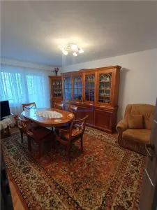 Apartament de vanzare in Sibiu - 3 camere, decomandat, 2 balcoane si pivnita, Valea Aurie - foto 1