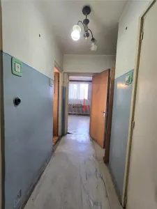 Garsoniera in bloc mixt, reabilitat- Metrou OBOR - Bucuresti