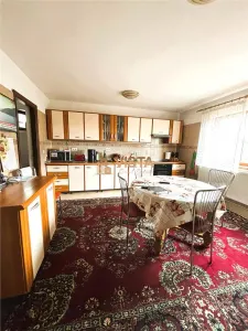Casa Individuala caramida, 5 camere, fundatie inalta, planseu beton, Garaj, teren 650 mp - foto 1