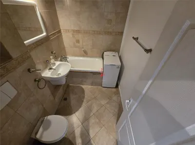 Apartament renovat, etaj 3/8 in bloc stradal Calea Mosilor Bd Carol - foto 13