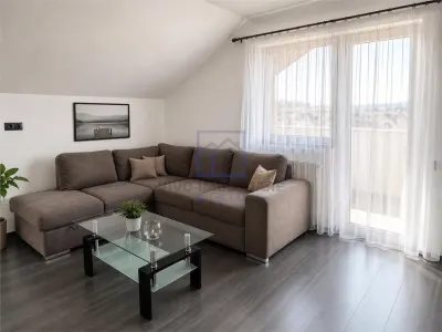 Apartament de vanzare in Sibiu - 3 camere, cu balcon, parcare privata, Selimbar - foto 2